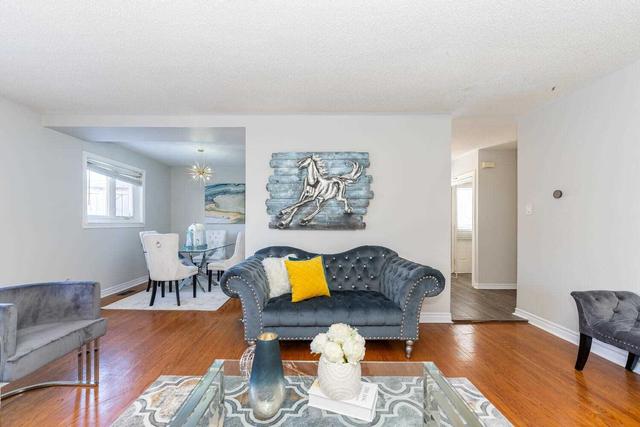 29 Town House Cres N, Townhouse with 3 bedrooms, 2 bathrooms and 1 parking in Brampton ON | Image 28