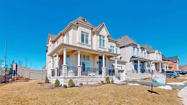 30 Annual Circ, House detached with 4 bedrooms, 5 bathrooms and 6 parking in Brampton ON | Image 1
