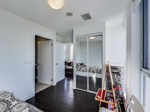 2502 - 55 Regent Park Blvd, Condo with 2 bedrooms, 2 bathrooms and 0 parking in Toronto ON | Image 3