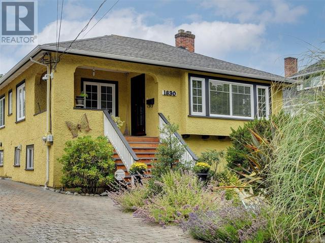 1830 Chestnut St, House detached with 4 bedrooms, 2 bathrooms and 4 parking in Victoria BC | Image 1