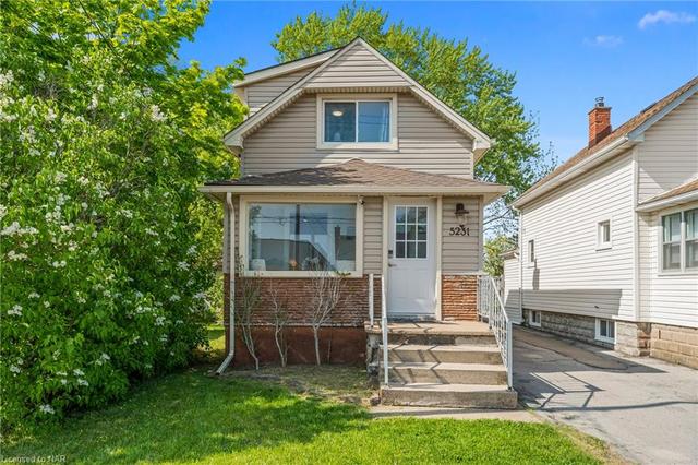 5231 Kitchener Street, House detached with 2 bedrooms, 1 bathrooms and 2 parking in Niagara Falls ON | Image 1