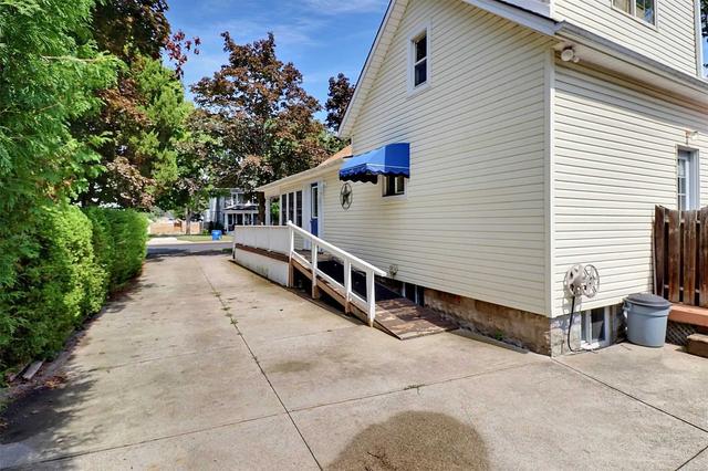 131 King St E, House detached with 2 bedrooms, 1 bathrooms and 4 parking in Essex ON | Image 15