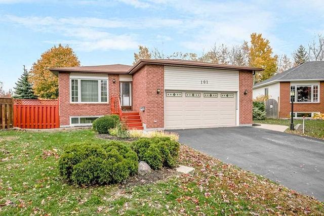 101 Moon Dr, House detached with 3 bedrooms, 2 bathrooms and 6 parking in Barrie ON | Image 1