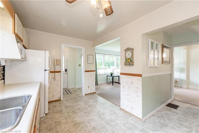 27 Vancouver Drive, House detached with 2 bedrooms, 1 bathrooms and 3 parking in Guelph ON | Image 10
