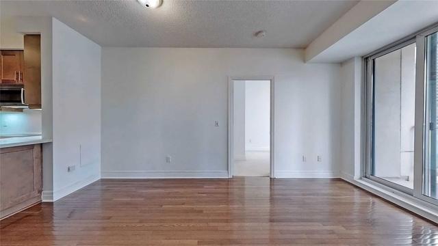 1205 - 35 Balmuto St, Condo with 2 bedrooms, 2 bathrooms and 1 parking in Toronto ON | Image 32