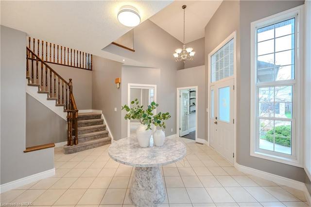 210 Hawkswood Drive, House detached with 4 bedrooms, 3 bathrooms and 4 parking in Kitchener ON | Image 3