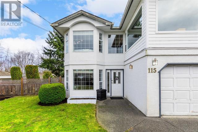 115 Denman Dr, House detached with 5 bedrooms, 3 bathrooms and 4 parking in Qualicum Beach BC | Image 2