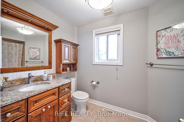 51 Kraus Rd, House detached with 3 bedrooms, 4 bathrooms and 3 parking in Barrie ON | Image 8