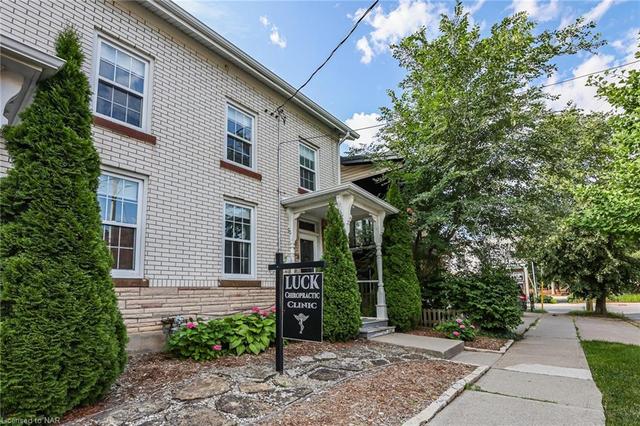 10 Duke Street, House attached with 3 bedrooms, 2 bathrooms and 2 parking in St. Catharines ON | Image 1