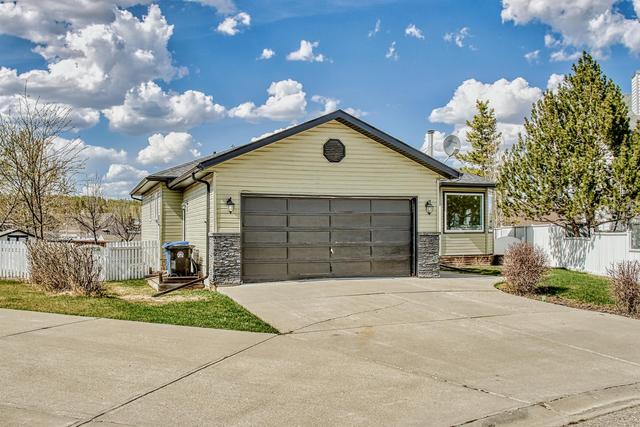 1012 2 Street Ne, House detached with 5 bedrooms, 3 bathrooms and 6 parking in Sundre AB | Image 4