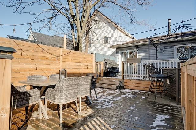 212 Macaulay St E, House detached with 2 bedrooms, 2 bathrooms and 2 parking in Hamilton ON | Image 27