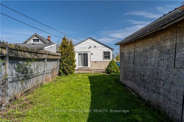 70 Chetwood St, House detached with 2 bedrooms, 1 bathrooms and 1 parking in St. Catharines ON | Image 22