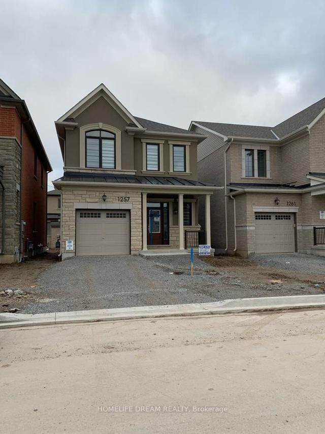 1257 Manitou Way, House detached with 4 bedrooms, 3 bathrooms and 2 parking in Milton ON | Image 1