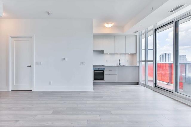 1008 - 120 Parliament St, Condo with 3 bedrooms, 2 bathrooms and 1 parking in Toronto ON | Image 3