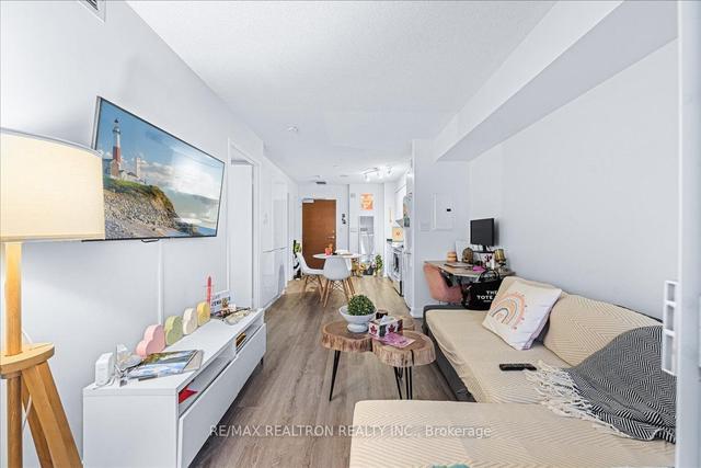 2015 - 15 Iceboat Terr, Condo with 1 bedrooms, 1 bathrooms and 0 parking in Toronto ON | Image 10
