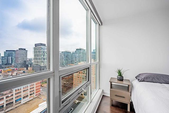 ph16 - 320 Richmond St E, Condo with 1 bedrooms, 1 bathrooms and 1 parking in Toronto ON | Image 4