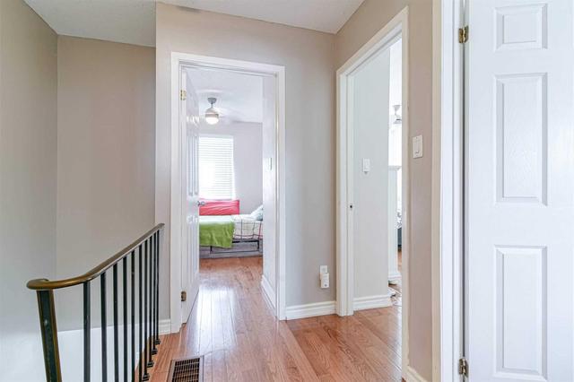 5 Guildford Cres, Townhouse with 3 bedrooms, 2 bathrooms and 1 parking in Brampton ON | Image 11