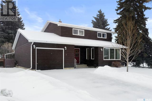 801 Robison Street, House detached with 4 bedrooms, 2 bathrooms and null parking in Indian Head SK | Image 2
