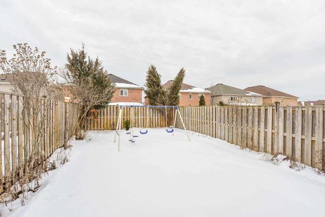 408 Oaktree Circ, House semidetached with 4 bedrooms, 3 bathrooms and 4 parking in Mississauga ON | Image 31