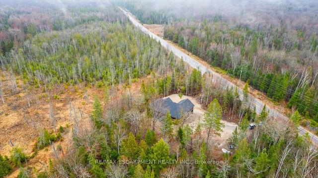 12407 County Road 503, House detached with 3 bedrooms, 3 bathrooms and 8 parking in Highlands East ON | Image 32