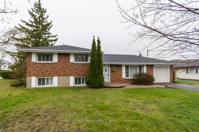 5 Plaza Sq, House detached with 3 bedrooms, 2 bathrooms and 3 parking in Belleville ON | Image 23