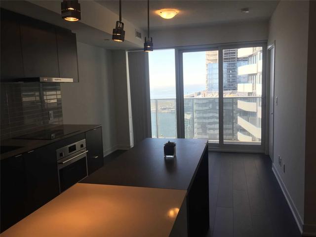 5401 - 88 Harbour St, Condo with 1 bedrooms, 1 bathrooms and 0 parking in Toronto ON | Image 4