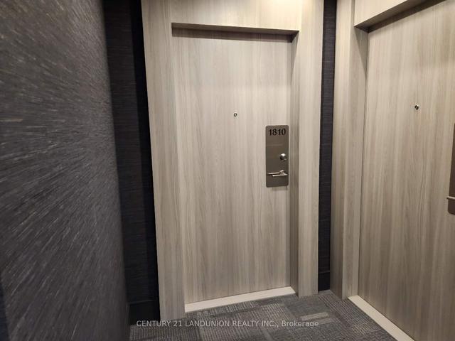 1810 - 75 Canterbury Pl, Condo with 1 bedrooms, 1 bathrooms and 1 parking in Toronto ON | Image 15