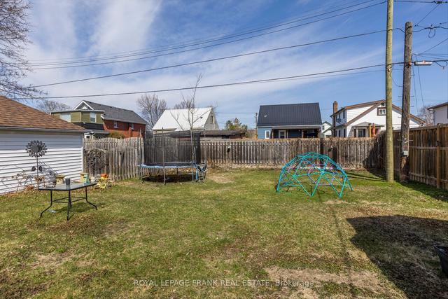 36 Ephgrave Blvd, House detached with 2 bedrooms, 1 bathrooms and 2 parking in Peterborough ON | Image 22