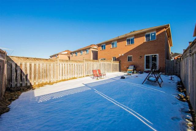 60 Studebaker Tr, House semidetached with 3 bedrooms, 3 bathrooms and 3 parking in Brampton ON | Image 33