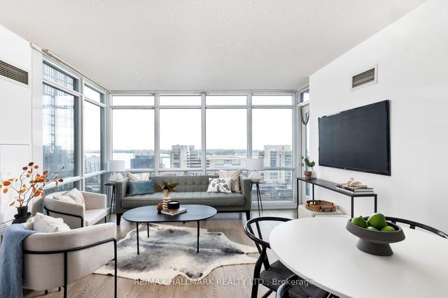 1512 - 15 Fort York Blvd, Condo with 2 bedrooms, 2 bathrooms and 1 parking in Toronto ON | Image 3