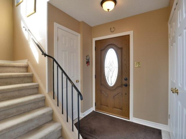 21 Reynier Dr, House detached with 4 bedrooms, 2 bathrooms and 2 parking in Brampton ON | Image 2