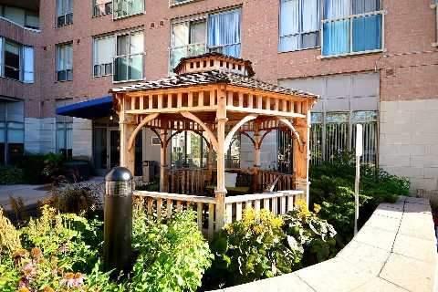 808 - 4640 Kimbermount Ave, Condo with 2 bedrooms, 3 bathrooms and 2 parking in Mississauga ON | Image 1