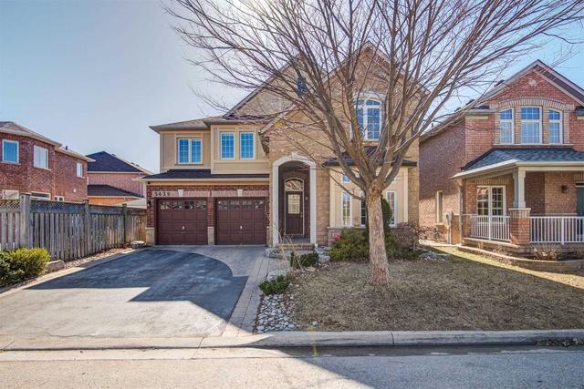 5439 Valleyhigh Dr, House detached with 4 bedrooms, 4 bathrooms and 4 parking in Burlington ON | Image 1