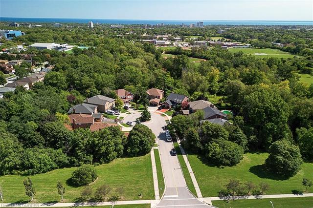 1522 Canada Court, House detached with 5 bedrooms, 3 bathrooms and 5 parking in Oakville ON | Image 43