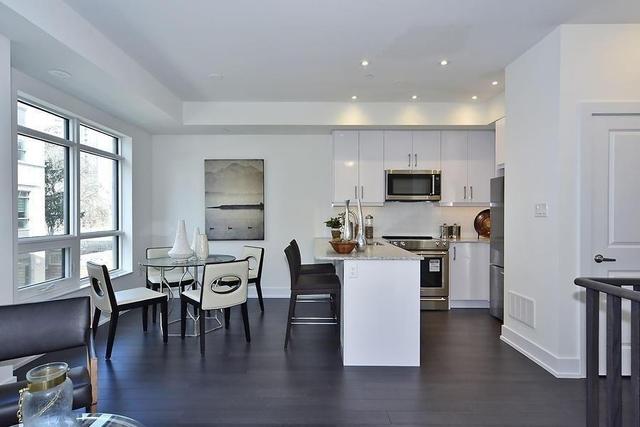 8 - 52 Holmes Ave, Townhouse with 2 bedrooms, 2 bathrooms and 2 parking in Toronto ON | Image 17