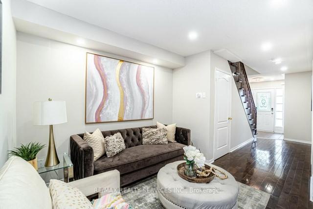 97 Spicebush Terr, House attached with 3 bedrooms, 3 bathrooms and 3 parking in Brampton ON | Image 16