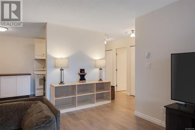 105 - 3277 Glasgow Ave, Condo with 1 bedrooms, 1 bathrooms and 1 parking in Saanich BC | Image 7