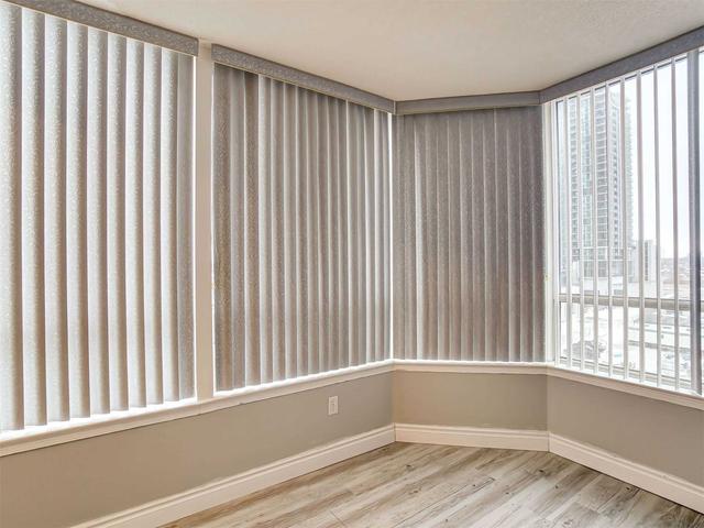 710 - 550 Webb Dr, Condo with 2 bedrooms, 2 bathrooms and 1 parking in Mississauga ON | Image 3