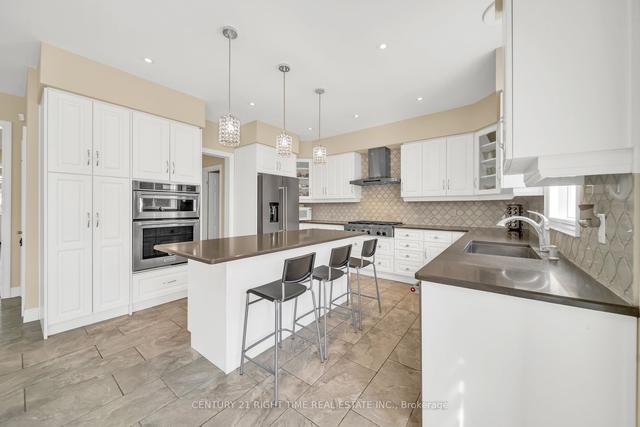779 Snowberry Crt, House detached with 5 bedrooms, 7 bathrooms and 4 parking in Waterloo ON | Image 3