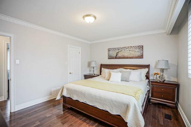 8 Derwent Crt, House detached with 3 bedrooms, 4 bathrooms and 6 parking in Toronto ON | Image 15