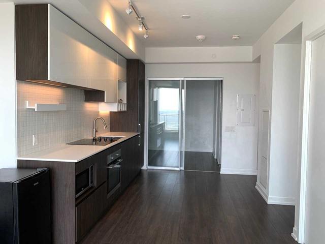 4605 - 5 Buttermill Ave, Condo with 2 bedrooms, 2 bathrooms and 0 parking in Vaughan ON | Image 4