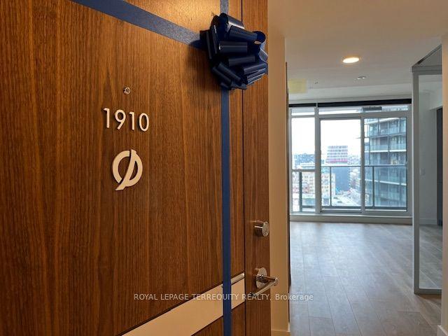 1910 - 38 Widmer St, Condo with 1 bedrooms, 1 bathrooms and 0 parking in Toronto ON | Image 1