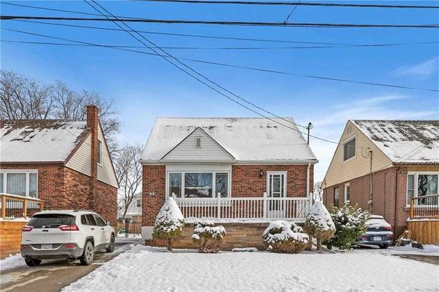 53 East 35th St, House detached with 3 bedrooms, 2 bathrooms and 3 parking in Hamilton ON | Image 1