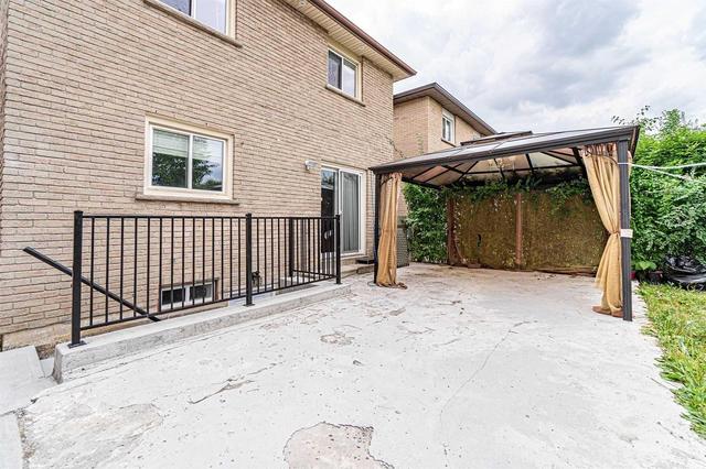 12 Schubert Cres, House detached with 3 bedrooms, 4 bathrooms and 3 parking in Brampton ON | Image 20