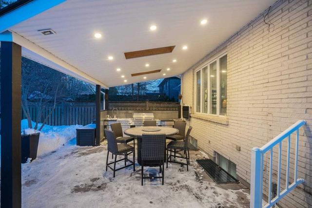 35 Royalavon Cres, House detached with 5 bedrooms, 5 bathrooms and 6 parking in Toronto ON | Image 33