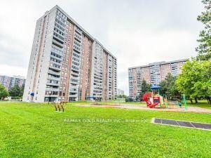1604 - 25 Kensington Rd, Condo with 2 bedrooms, 1 bathrooms and 1 parking in Brampton ON | Image 34