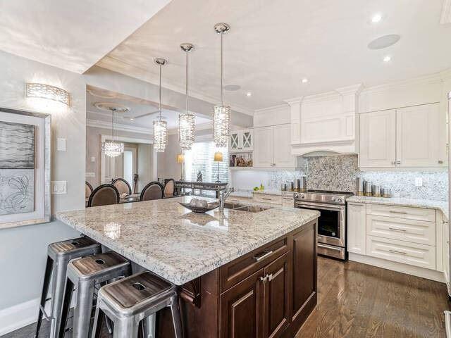 1265 Lorne Park Rd, House detached with 3 bedrooms, 4 bathrooms and 5 parking in Mississauga ON | Image 5