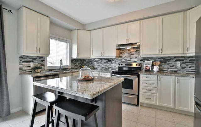 52 Bellroyal Cres, House detached with 4 bedrooms, 3 bathrooms and 4 parking in Hamilton ON | Image 6