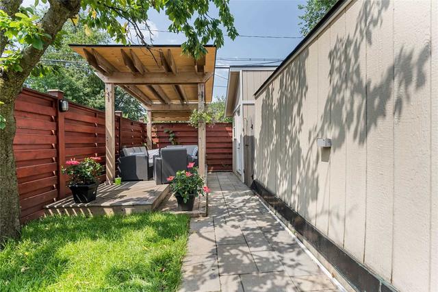 958 Pape Ave, House semidetached with 3 bedrooms, 2 bathrooms and 1 parking in Toronto ON | Image 32