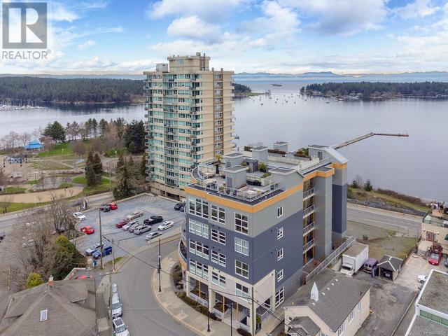 303 - 10 Chapel St, Condo with 1 bedrooms, 1 bathrooms and 1 parking in Nanaimo BC | Image 3